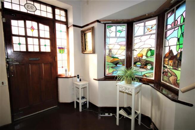 ATTRACTIVE ENTRANCE HALL: