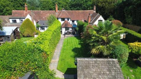 Whip Row Cottages, Much Hadham | Beautiful Village Cottage | 3 Bedrooms | Garage & Parking | Excellent Gardens