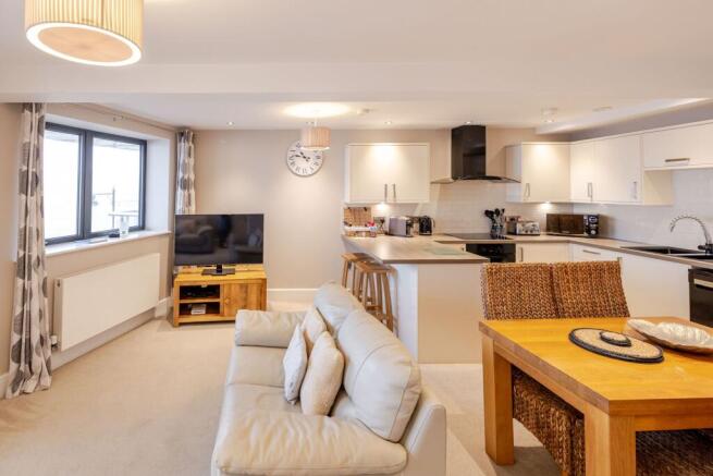 2 bed Duplex for sale Image 10