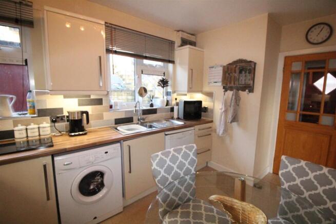 3 bed Town House for sale Image 12
