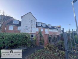 38, Holland Court, Willow Close, Stockport SK12 1PL