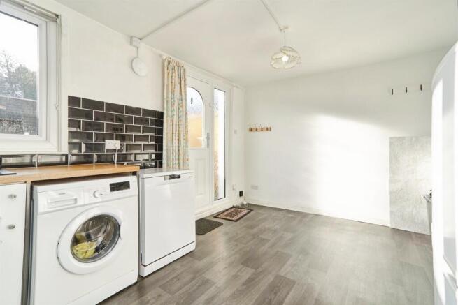 2 bed Semi-Detached for sale Image 5