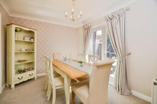4 bed Detached for sale Image 4
