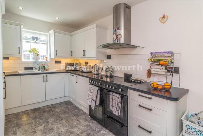 Kitchen image 3