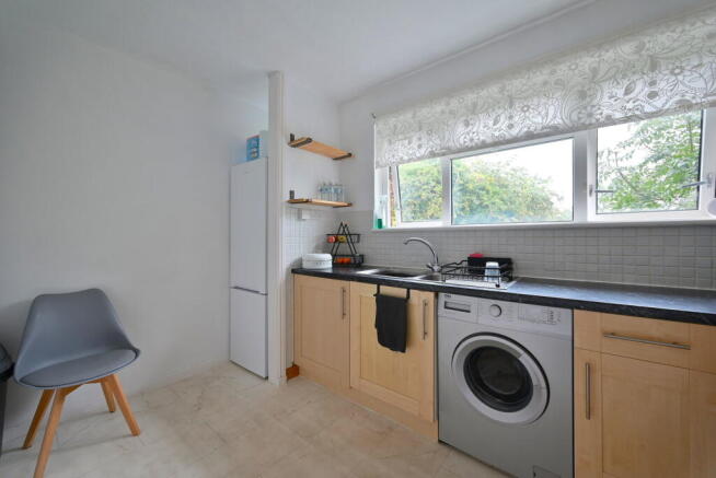 2 bed Flat for sale Image 8