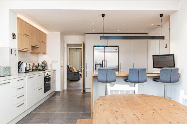 Kitchen/Dining Room (2)