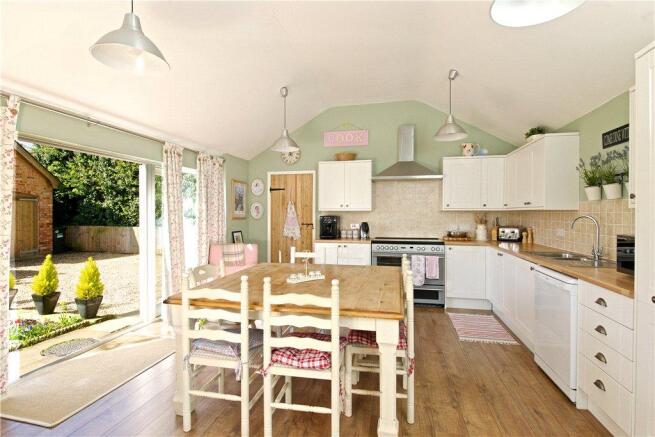 Kitchen/Dining