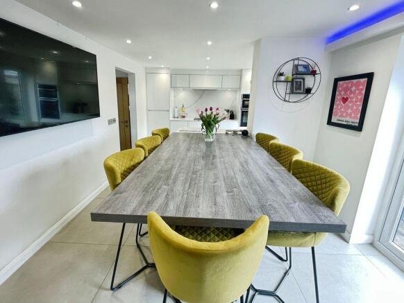 Dining kitchen