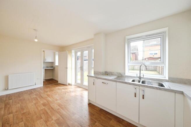 4 bed Detached for sale Image 6