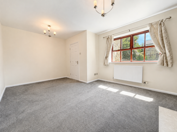 3 bed Town House for sale Image 4