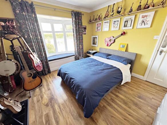 BEDROOM 2