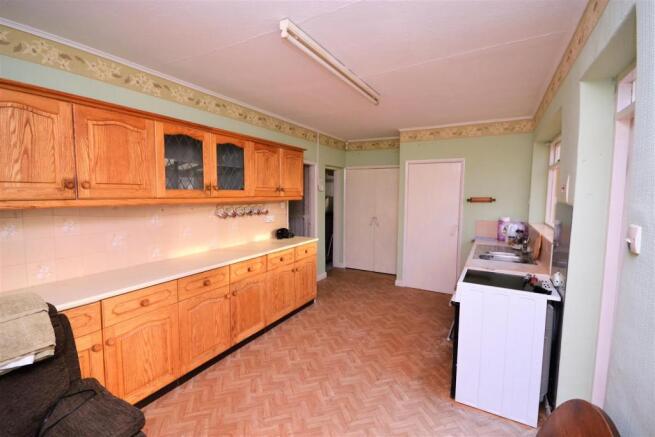 kitchen 2.JPG