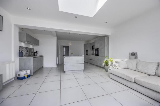 32 Kenyon Road, Copnor-PorticoMarketing-SoldBy-26.