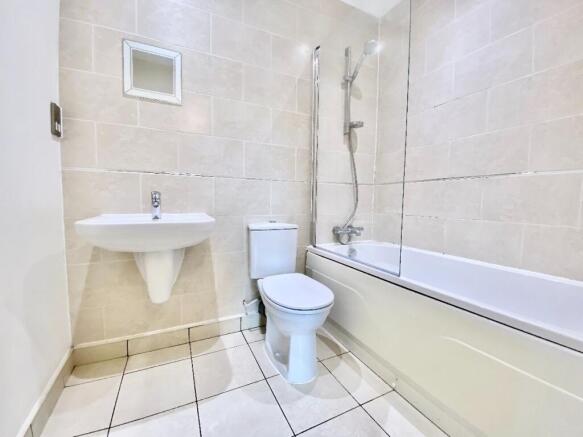 1 bed Apartment to rent Image 7