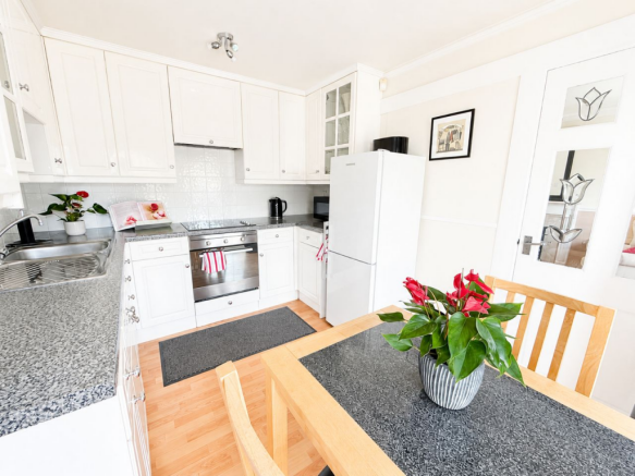 2 bed Bungalow for sale Image 9