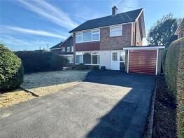 31, Morshead Crescent, Fareham PO16 7QR