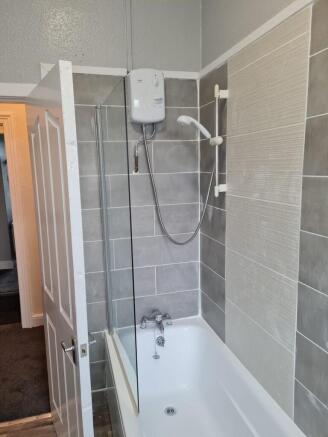 3 bed Terraced to rent Image 5