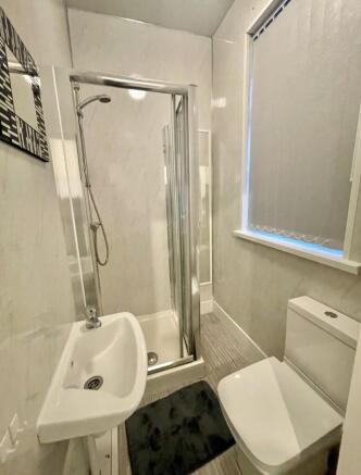 5 bed Terraced for sale Image 9