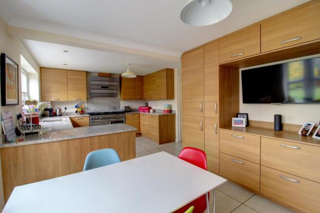 Spacious Kitchen/Dining Room