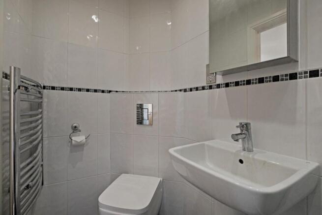 2 bed Flat for sale Image 6