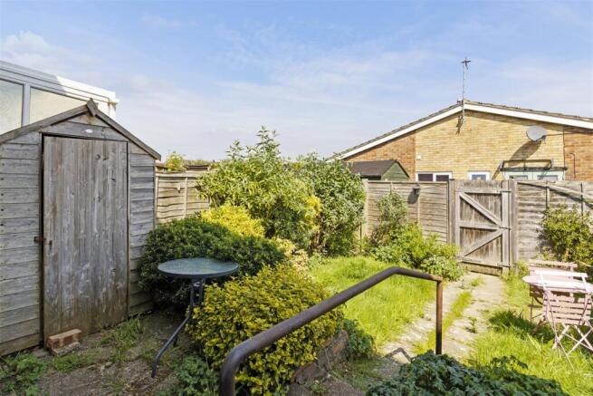 Acorn Green, Hailsham photo 4