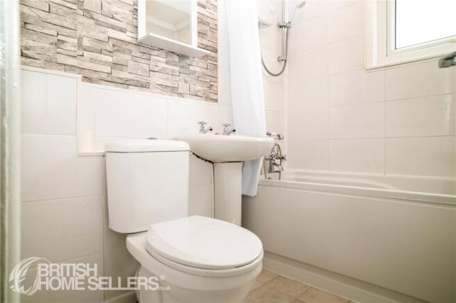 3 bed Terraced for sale Image 11