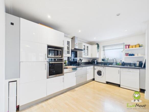 EweMove Basingstoke Winterthur Way Kitchen