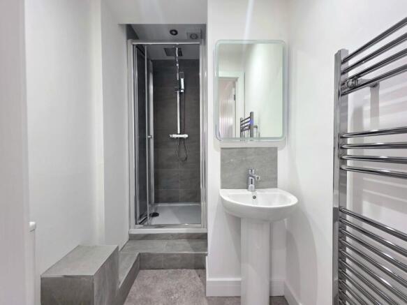 1 bed House of Multiple Occupation to rent Image 4