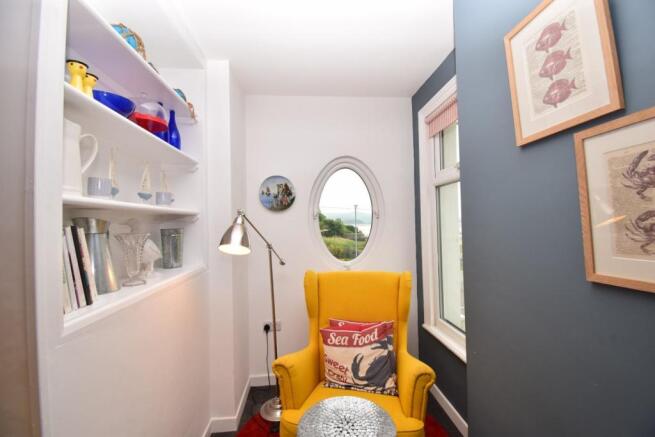 Top Sail Kitchen Snug.JPG