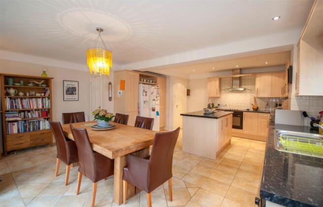Kitchen & Dining Are