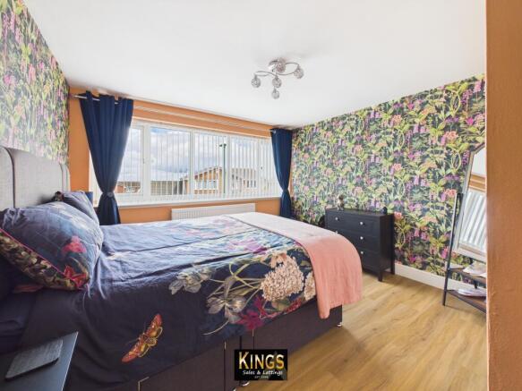 4 bed Detached for sale Image 12