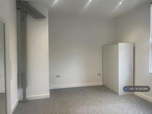 2 bed Flat to rent Image 5