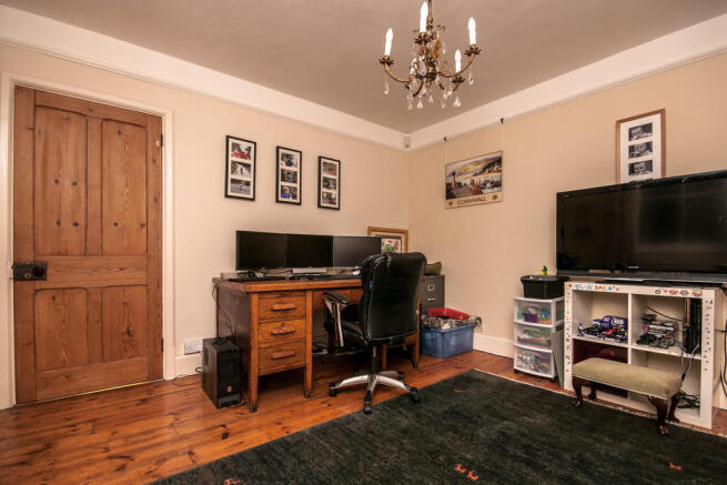 Photo 10
