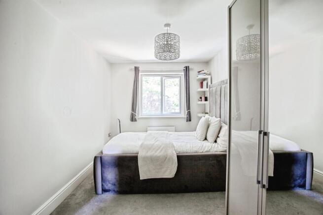 4 bed Town House for sale Image 12