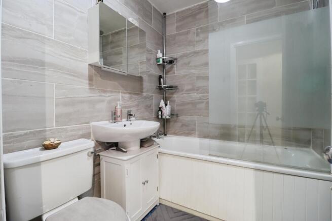 2 bed Flat for sale Image 9