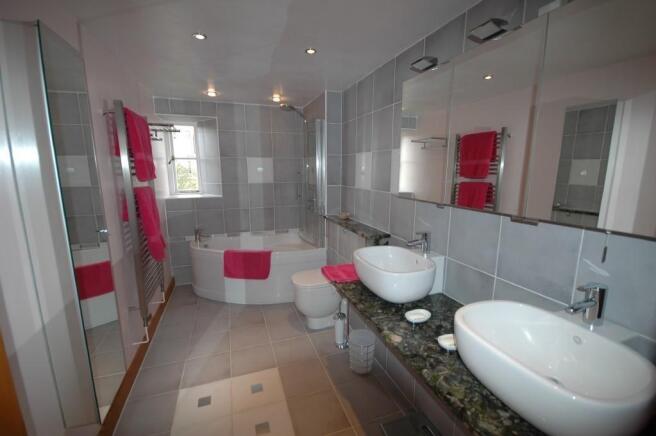 En-suite Bathroom