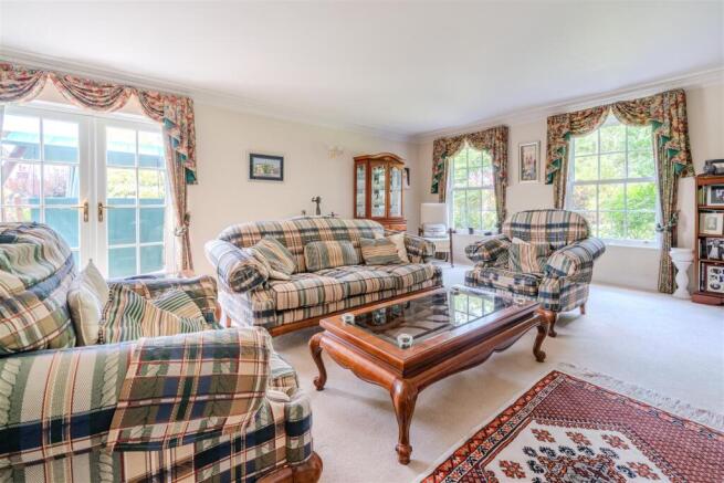 Living Room-4.jpg