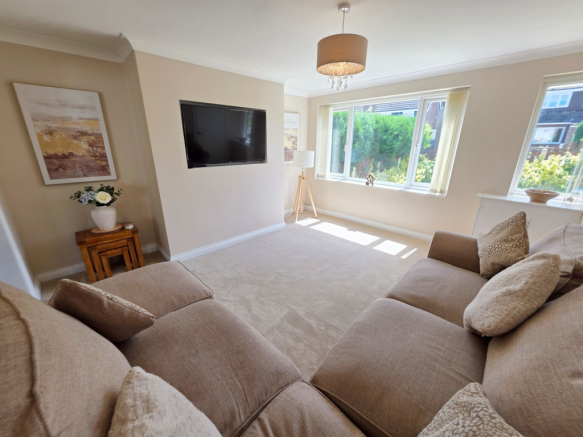 3 bed Semi-Detached for sale Image 2
