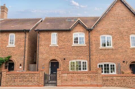 Burnham Square, Upper Froyle, Alton, Hampshire, GU34