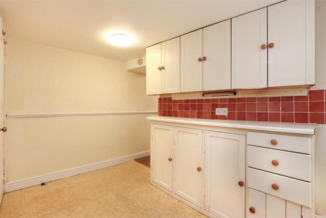 Kitchen2.jpg