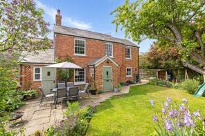 College Cottage, The College, Bicester OX27 0HW
