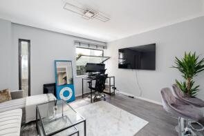 Flat 411, 58 Queen's Quay, Upper Thames Street, London EC4V 3EH
