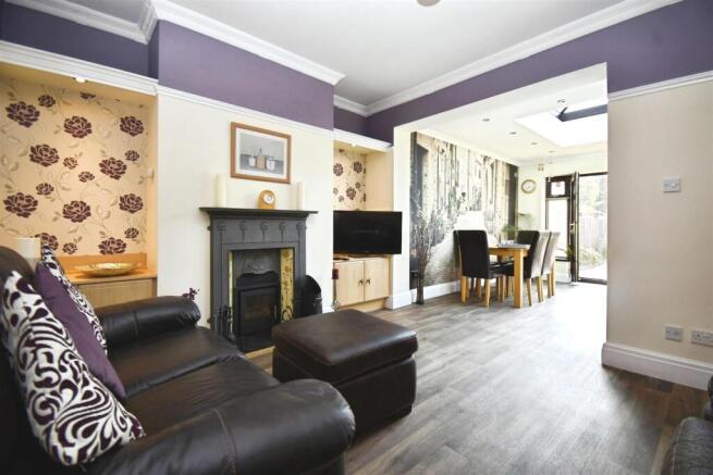 4 bed Semi-Detached for sale Image 10