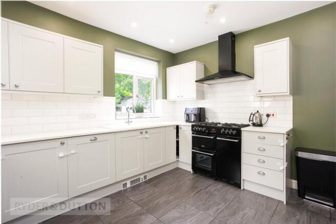 4 bed Semi-Detached for sale Image 4