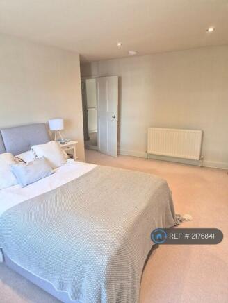 2 bed Maisonette to rent Image 4