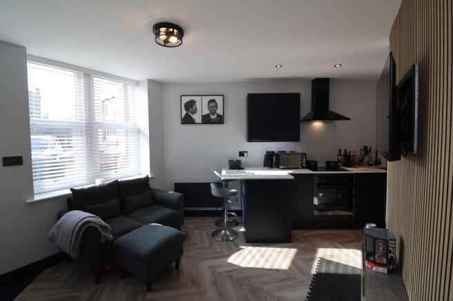 Lounge/Kitchen