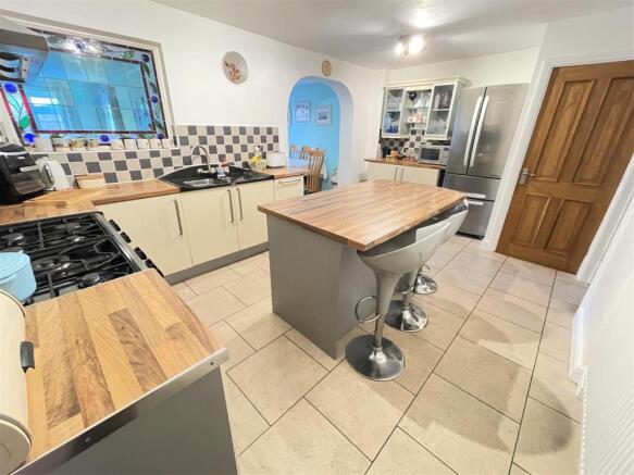 BREAKFAST KITCHEN