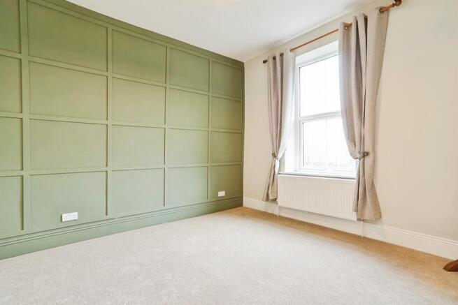 4 bed Semi-Detached for sale Image 11
