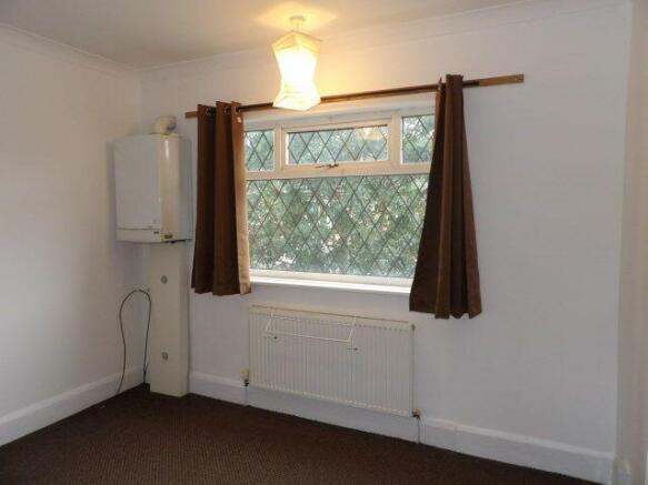 2 bed Terraced to rent Image 6