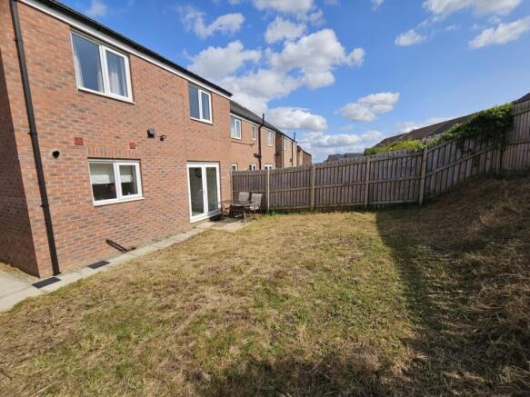3 bed Detached to rent Image 6